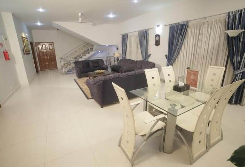 هتل Four Square By Wi