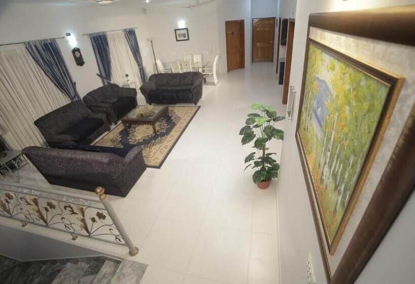 هتل Four Square By Wi