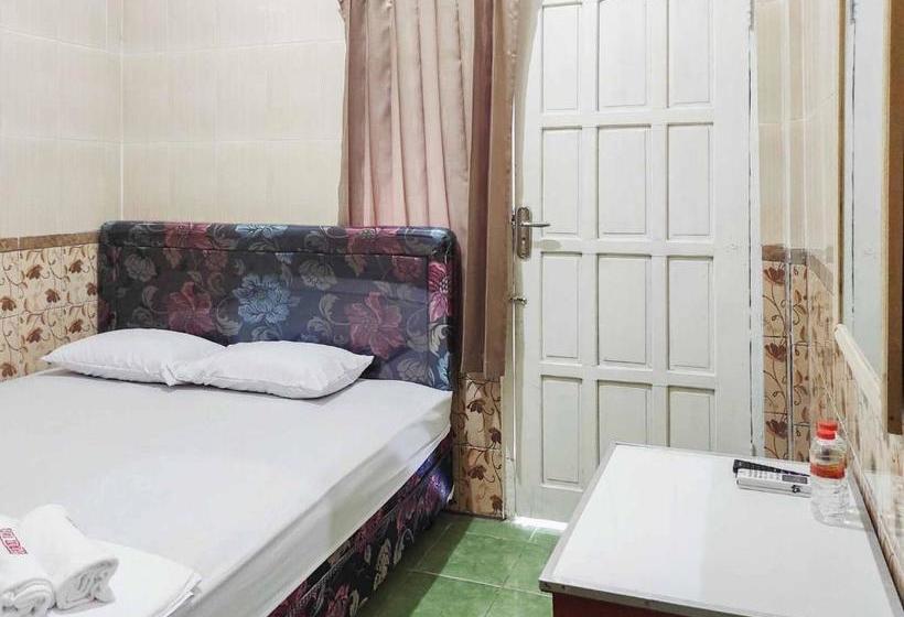 فندق Queen Asri Mitra Reddoorz