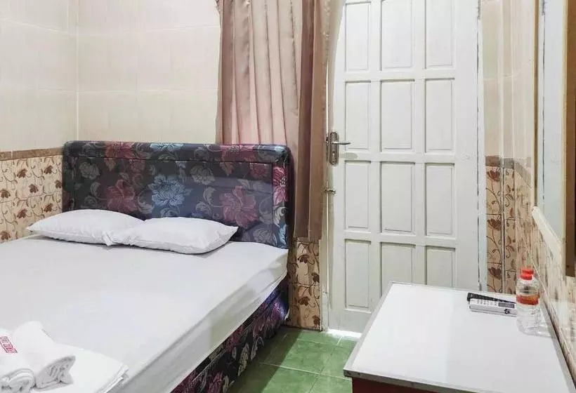 ホテル Queen Asri Mitra Reddoorz