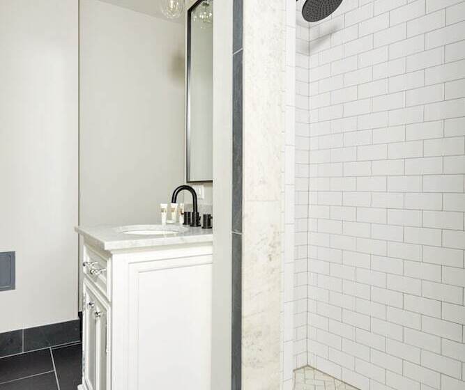 Sonder Baronne Manor