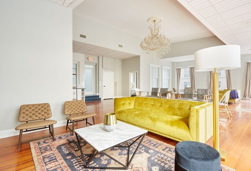 Sonder Baronne Manor