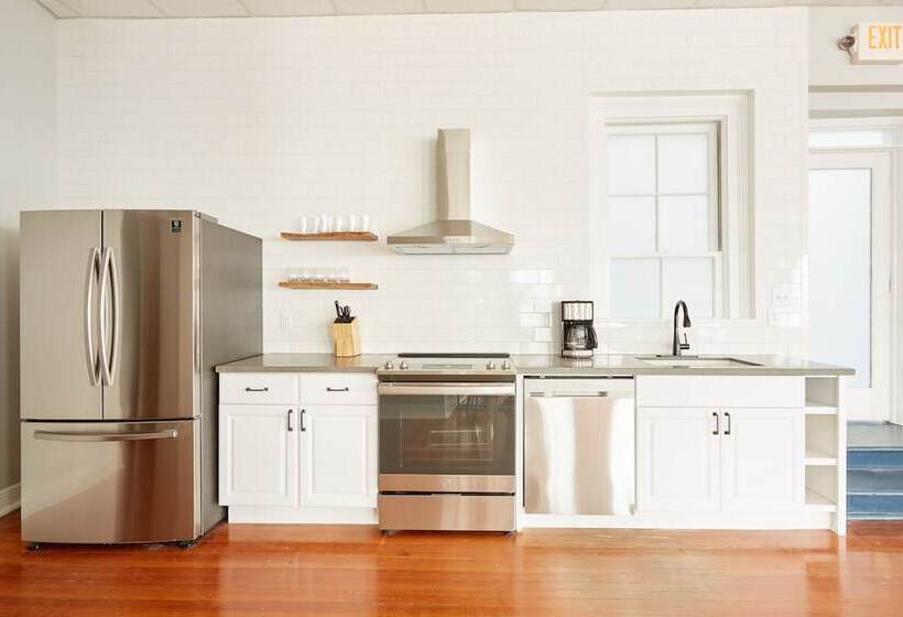 Sonder Baronne Manor