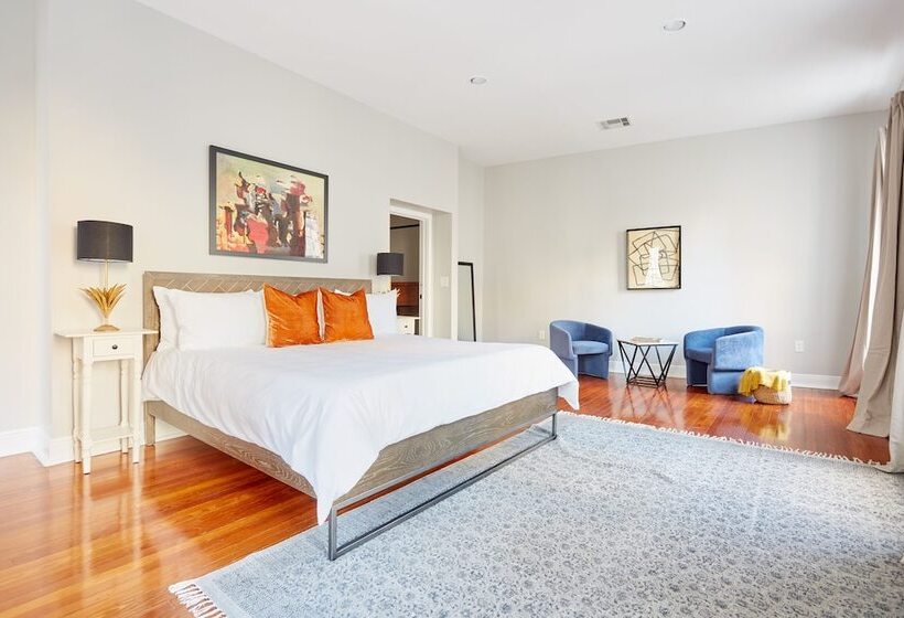 Sonder Baronne Manor