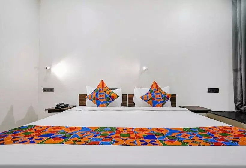 Fabhotel Lotus I