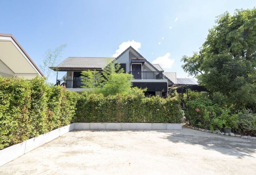 هتل Capital O 75378 Thawapee Resort