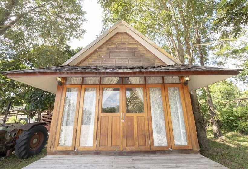 هتل Capital O 75378 Thawapee Resort