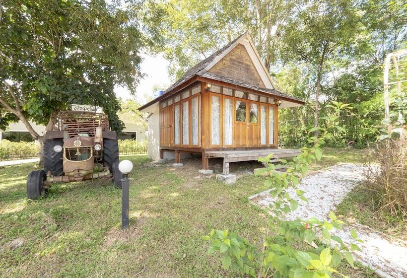 هتل Capital O 75378 Thawapee Resort