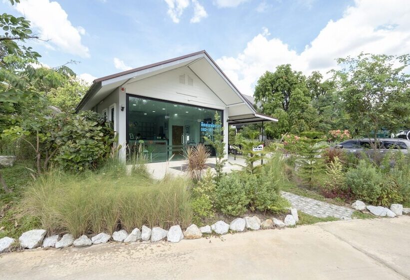 هتل Capital O 75378 Thawapee Resort