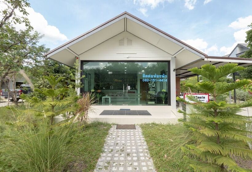 هتل Capital O 75378 Thawapee Resort