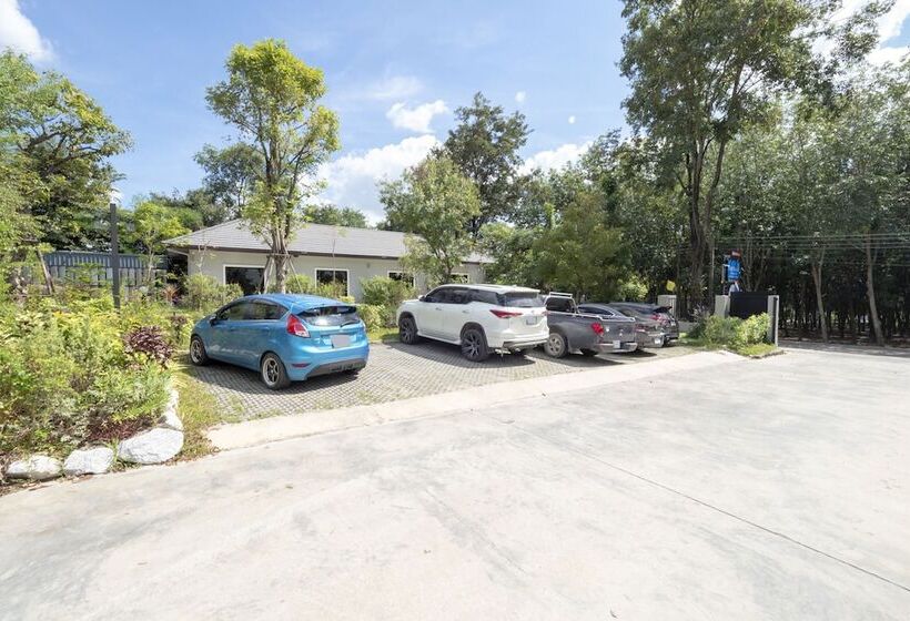 هتل Capital O 75378 Thawapee Resort