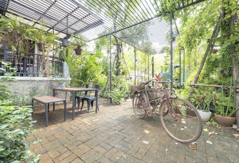 هتل Capital O 75378 Thawapee Resort