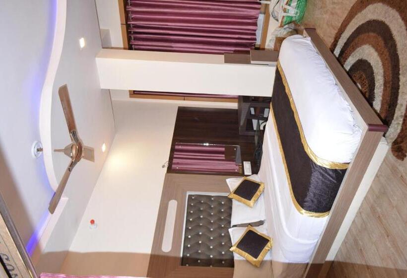 ホテル Comfort And Terrace Lounge