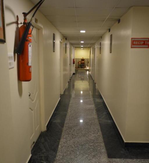 ホテル Comfort And Terrace Lounge