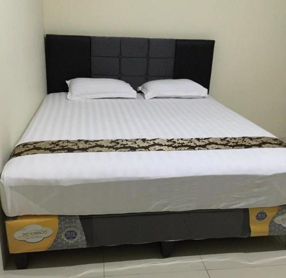 בית מלון כפרי Filia Homestay Syariah Palu Redpartner