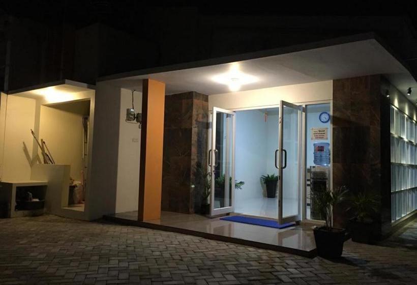 בית מלון כפרי Filia Homestay Syariah Palu Redpartner