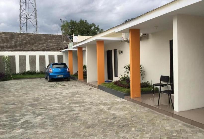 בית מלון כפרי Filia Homestay Syariah Palu Redpartner