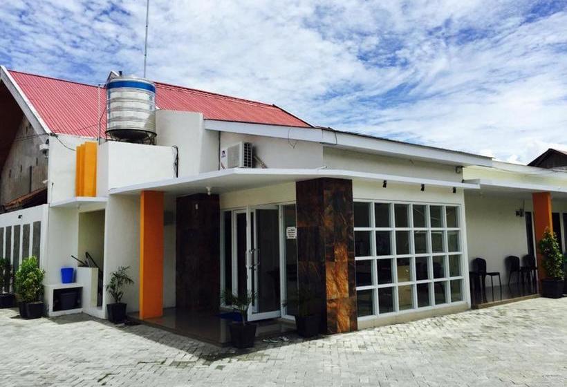 בית מלון כפרי Filia Homestay Syariah Palu Redpartner