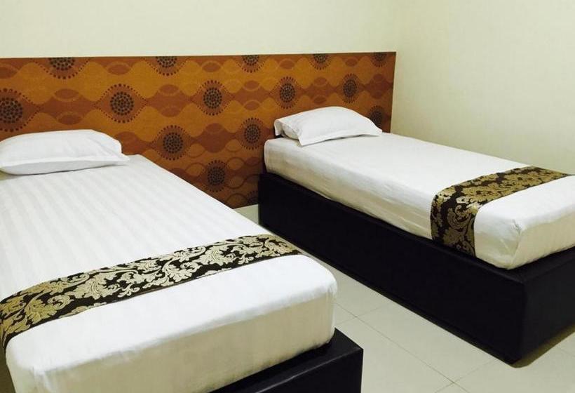 בית מלון כפרי Filia Homestay Syariah Palu Redpartner