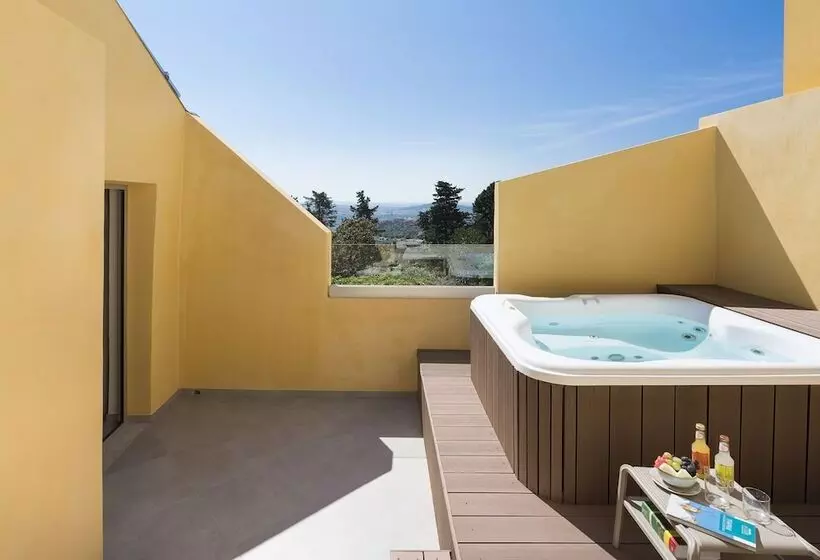 Hotelli Luna Del Raccolto