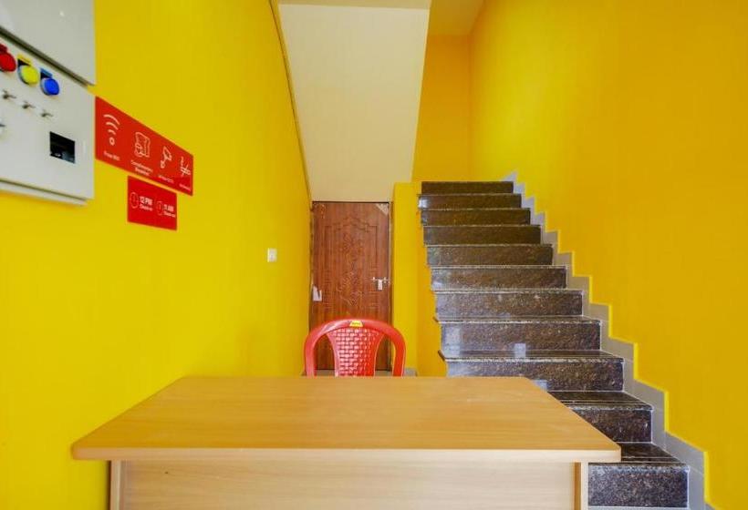 בית מלון כפרי Oyo 71032 Auro 7eleven