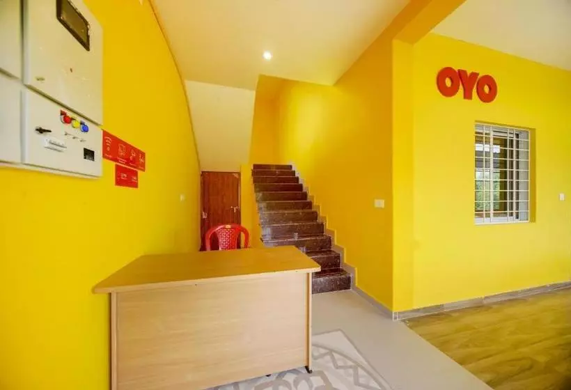 هتل Oyo 71032 Auro 7eleven