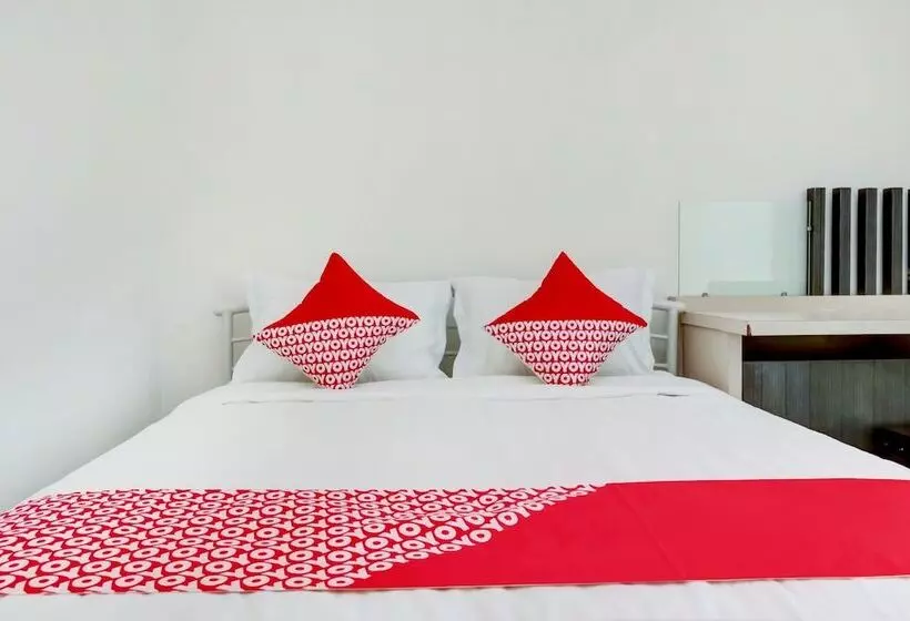 هتل Reddoorz At Golden White House Pettarani