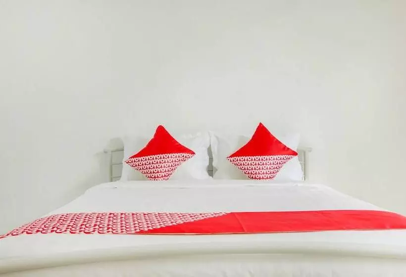 هتل Reddoorz At Golden White House Pettarani