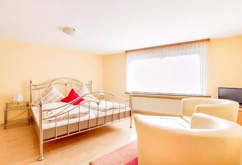 Hotelli Restaurant Zum Hirsch