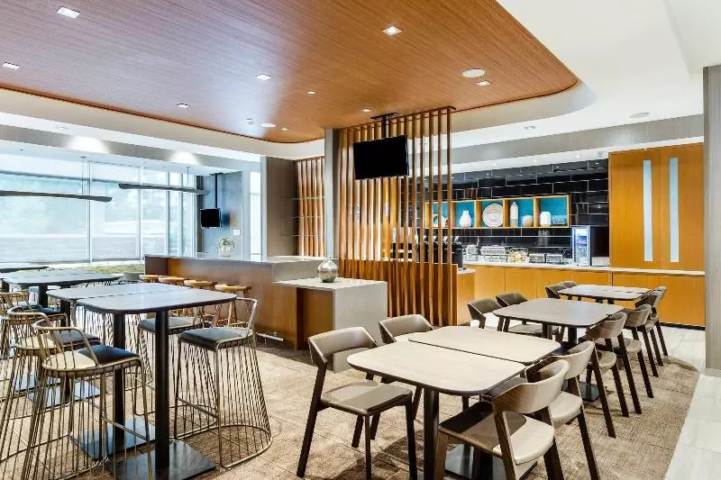 هتل Springhill Suites By Marriott Charleston Airport & Convention Center
