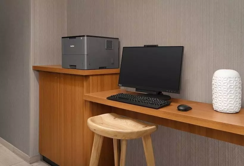 هتل Springhill Suites By Marriott Charleston Airport & Convention Center