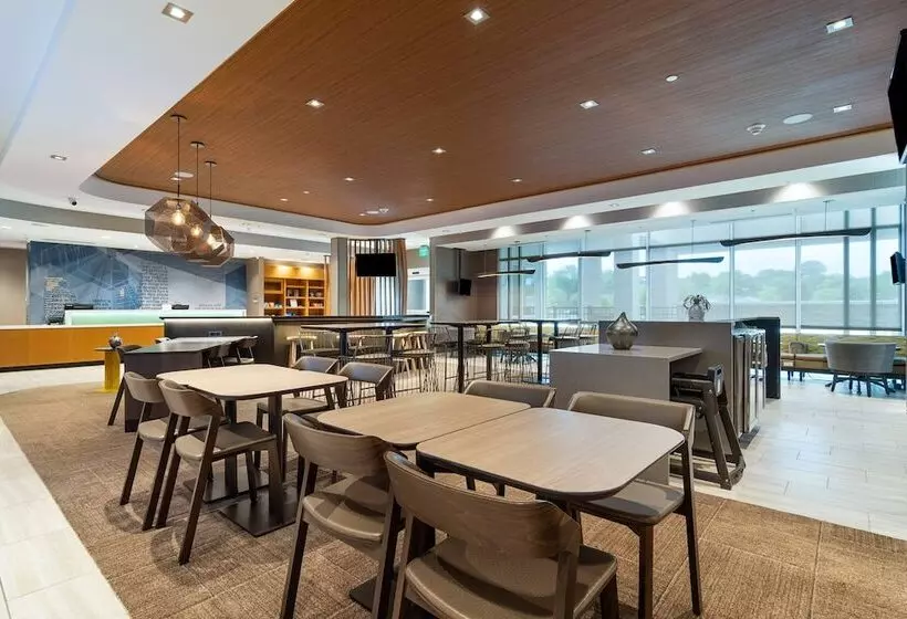 هتل Springhill Suites By Marriott Charleston Airport & Convention Center