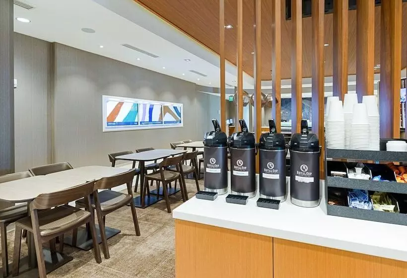 هتل Springhill Suites By Marriott Charleston Airport & Convention Center