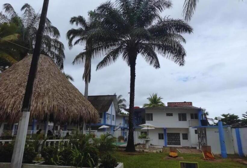 هتل Villa De Rauzan