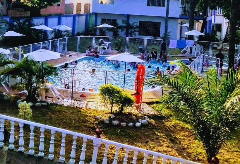 هتل Villa De Rauzan