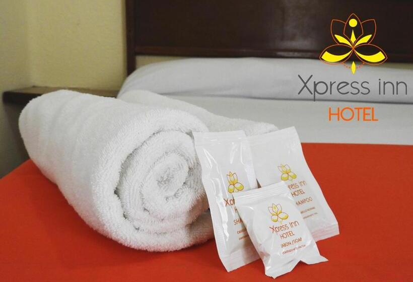 호텔 Xpress Inn