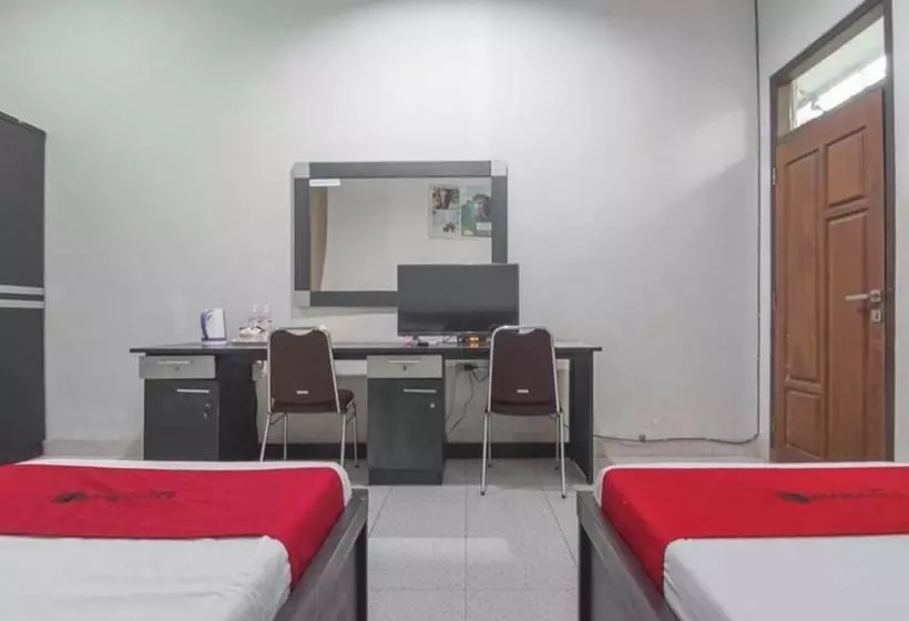 ペンション Reddoorz Near Radin Intan Airport Lampung 2