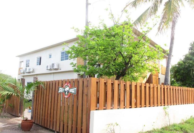 هاستل Just Next Door