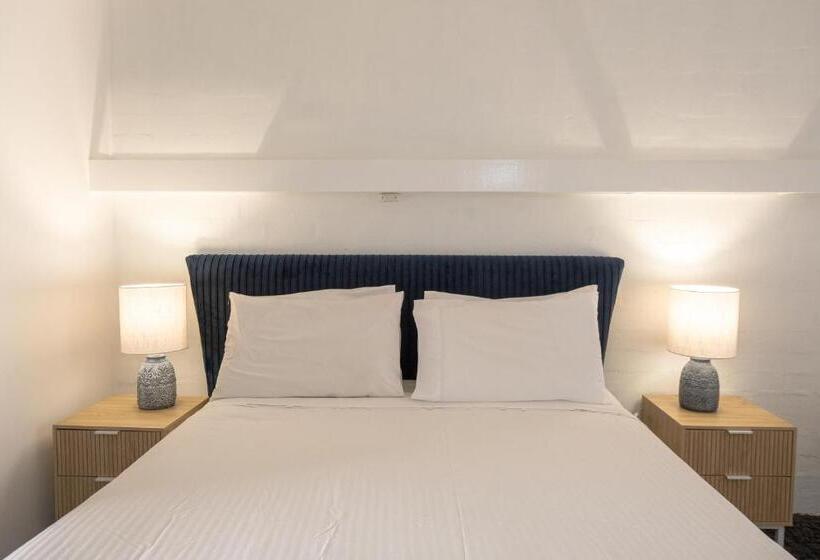 ホテル Caledonian Inn The Stump