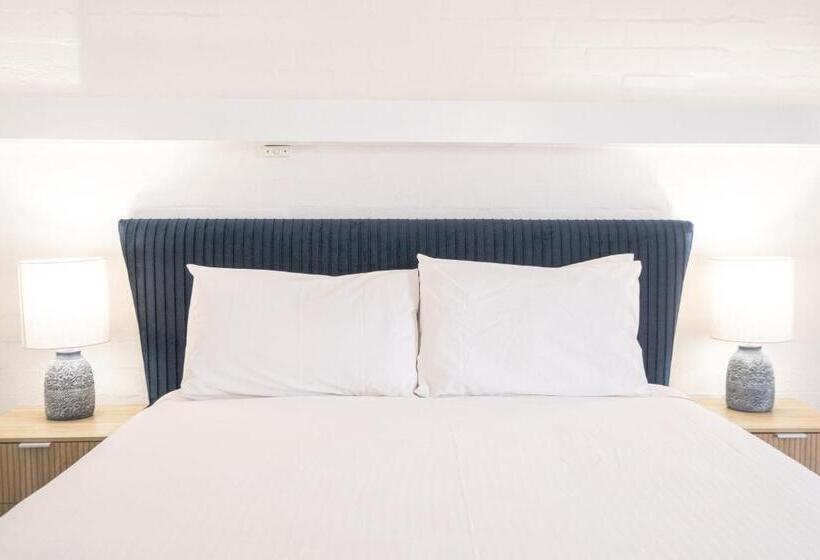 ホテル Caledonian Inn The Stump