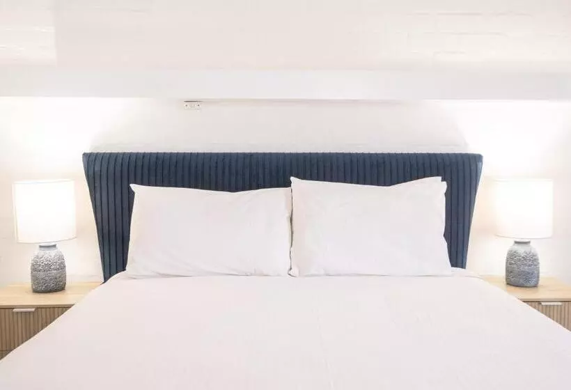 Hotelli Caledonian Inn   The Stump