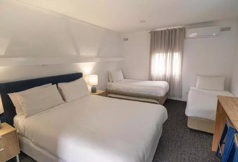 Hotelli Caledonian Inn   The Stump