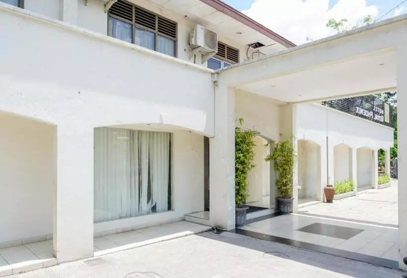 Hotelli Reddoorz At Jalan Sriwijaya Semarang