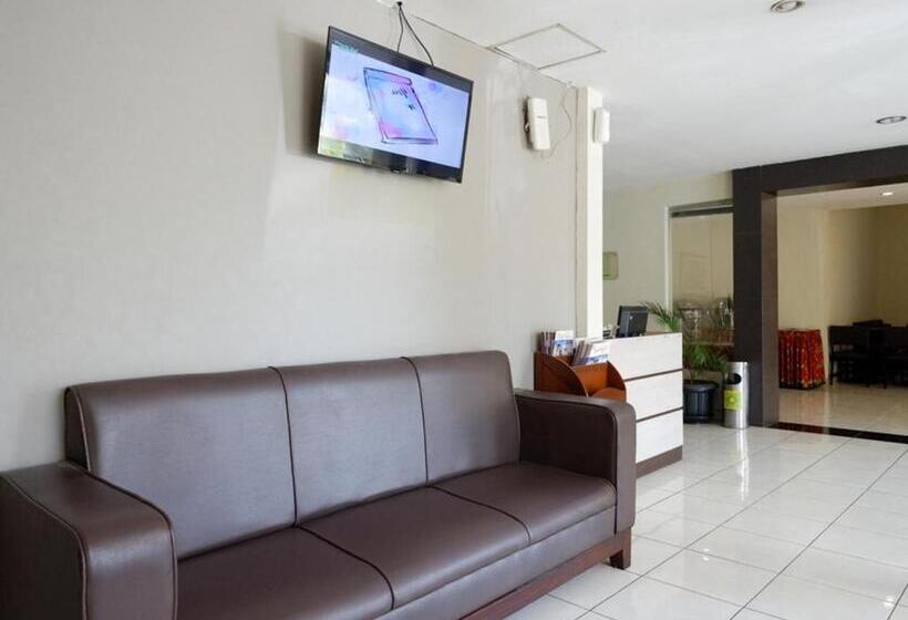 בית מלון כפרי Reddoorz At Jalan Sriwijaya Semarang