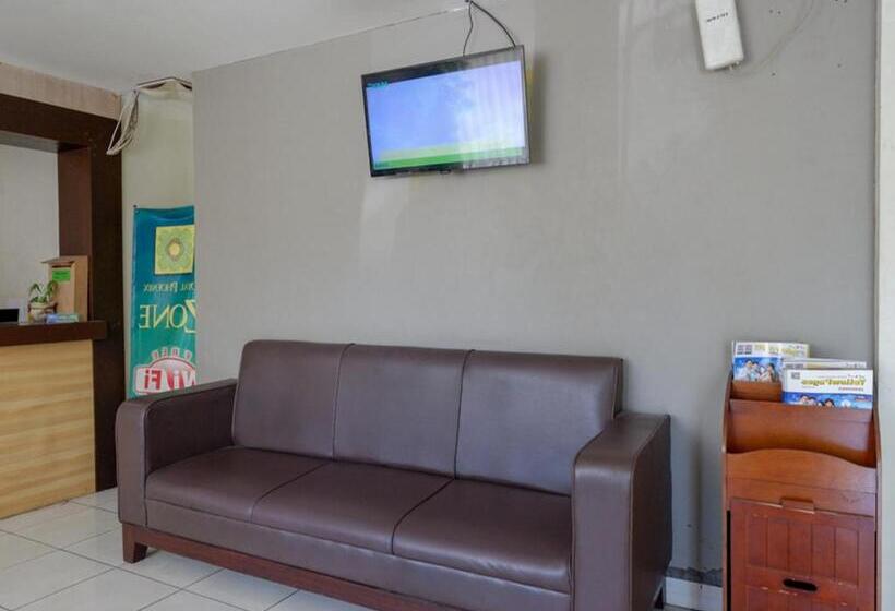 בית מלון כפרי Reddoorz At Jalan Sriwijaya Semarang