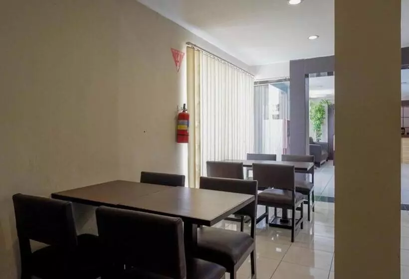 Hotelli Reddoorz At Jalan Sriwijaya Semarang