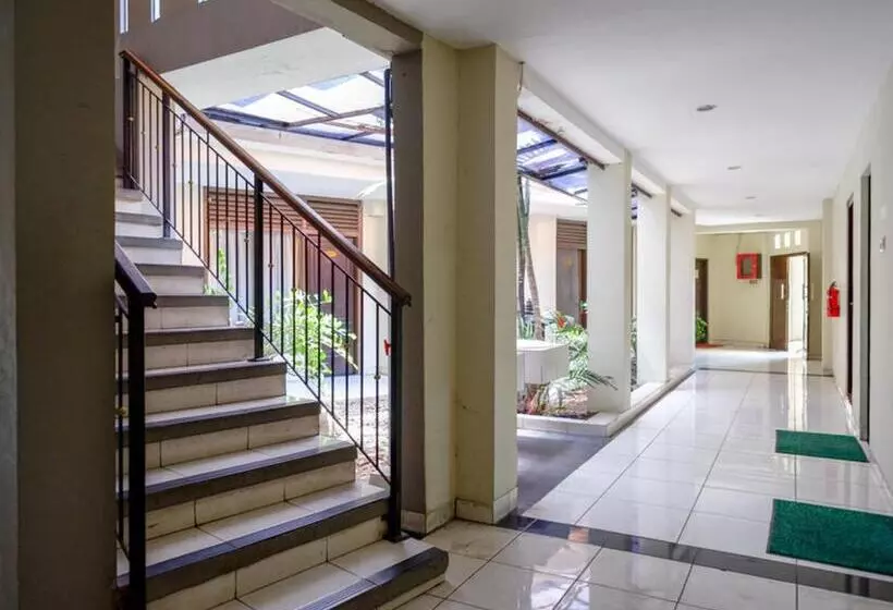 Hotelli Reddoorz At Jalan Sriwijaya Semarang