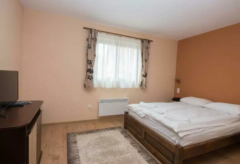 Majatalo Sziklakert Fogadó