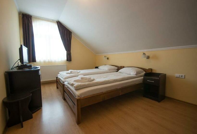 膳宿费 Sziklakert Fogadó