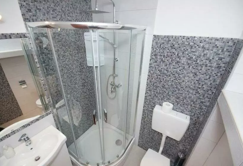 Majatalo Sziklakert Fogadó